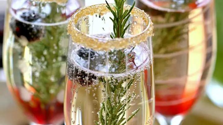 Perfect Holiday Signature Drink ~ The Blackberry Ombre Sparkler Mobile Image