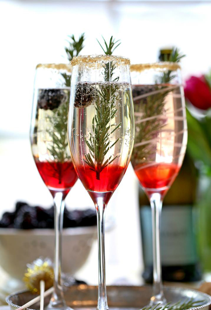 Perfect Holiday Signature Drink ~ The Blackberry Ombre Sparkler ~ we ❤ this! moncheribridals.com